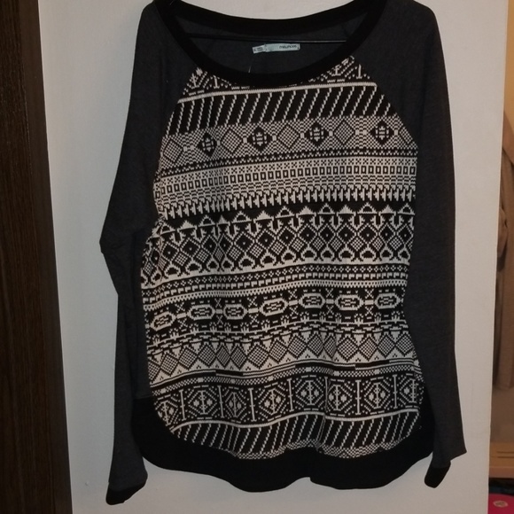 Maurices Tops - 🆕️ NWT!! Quilt Pattern Top